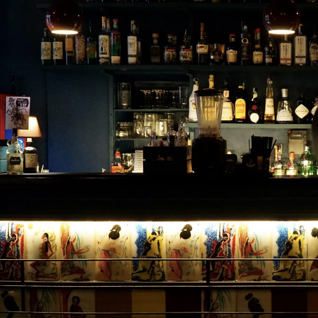 bancone mons cocktail bar